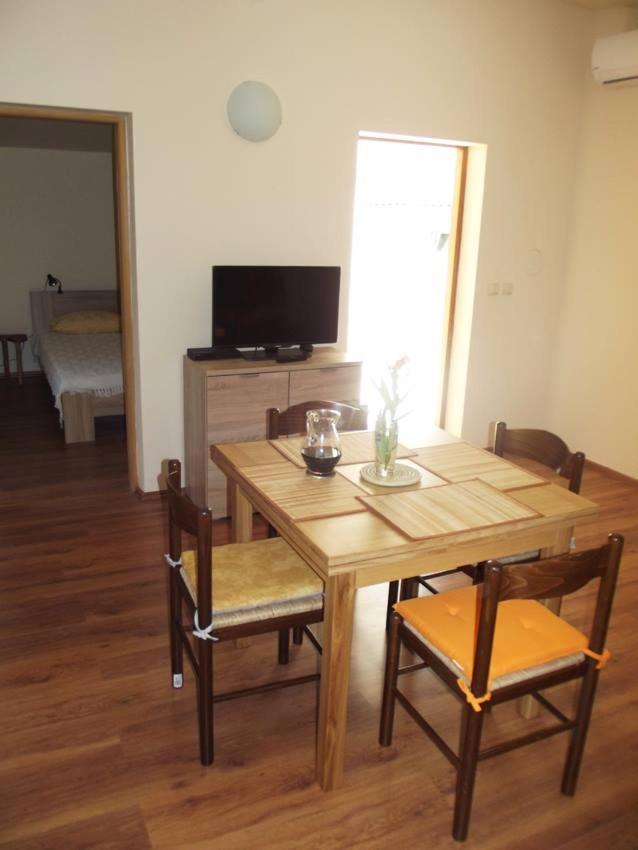 Apartmani Juliska Pirovac Zewnętrze zdjęcie